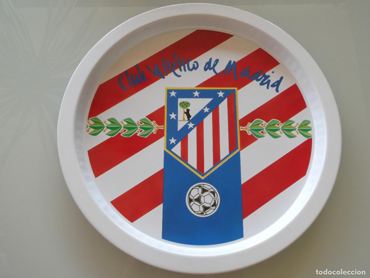 Coleccionismo deportivo: BANDEJA MET&Aacute;LICA TIPO CAMARERO. F&Uacute;TBOL. ATL&Eacute;TICO DE MADRID. A&Ntilde;OS 90. 200GR