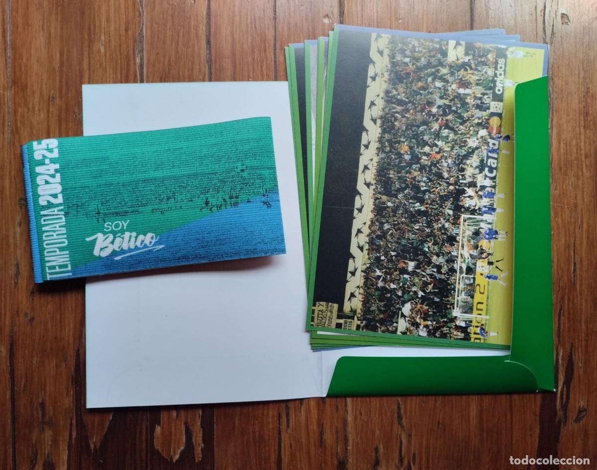 Coleccionismo deportivo: Carpeta &rdquo;Soy Betis&rdquo; con postales con fotograf&iacute;as y brazalete. F&uacute;tbol Temporada 2024-2025.
