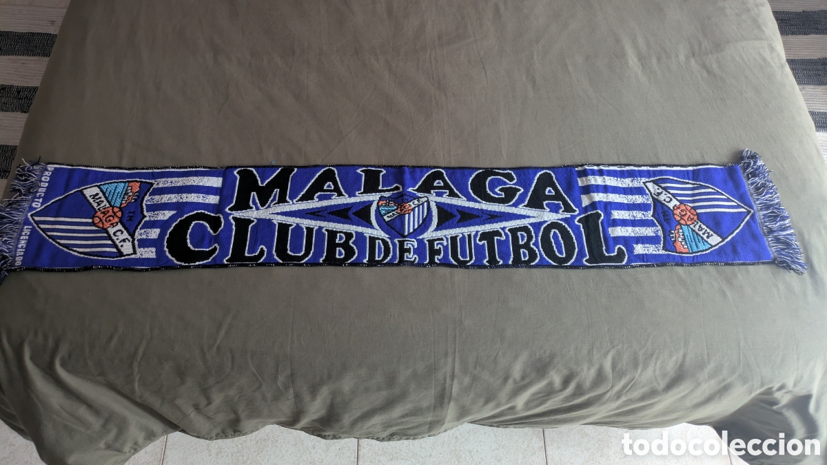 Coleccionismo deportivo: Bufanda del M&aacute;laga Club de F&uacute;tbol