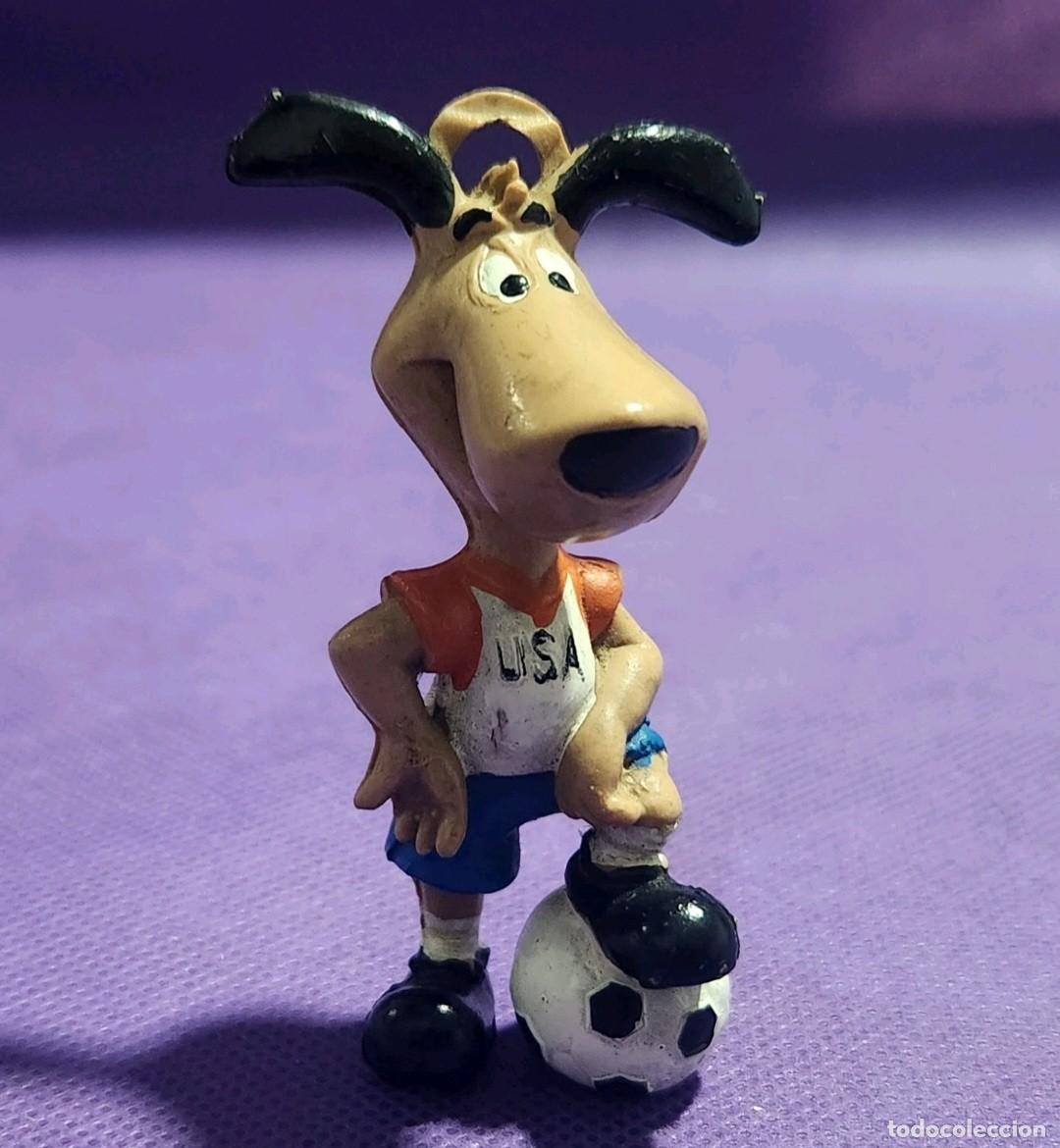 Coleccionismo deportivo: STRIKER - Mascota Oficial MUNDIAL USA 1994 - original de &eacute;poca FIFA FUTBOL hecho en PVC