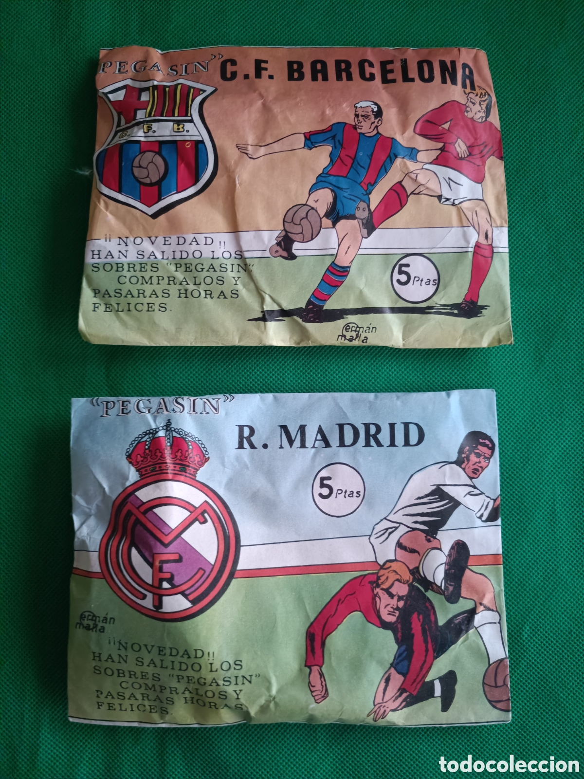 Coleccionismo deportivo: Sobres Pegasin del Real Madrid y C.F. Barcelona sin abrir 5 pesetas