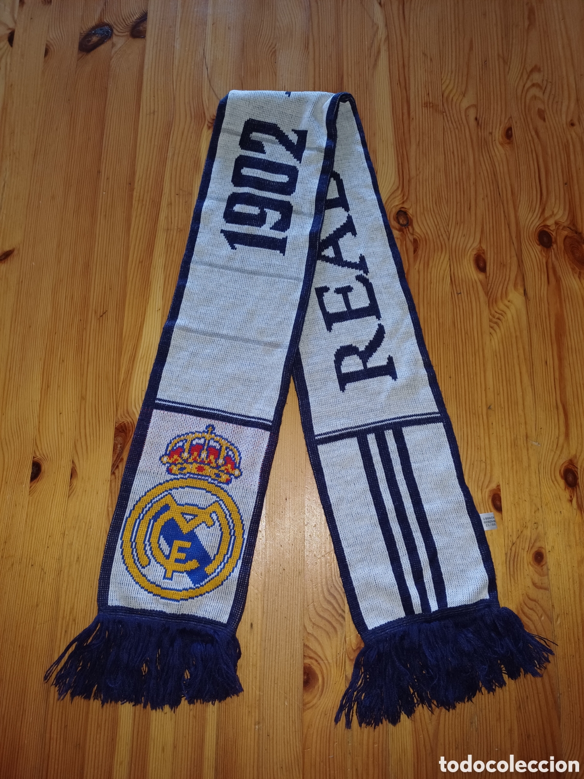 Collectionnisme sportif: Bufanda Real Madrid Club de Futbol 1902 2012 Adidas
