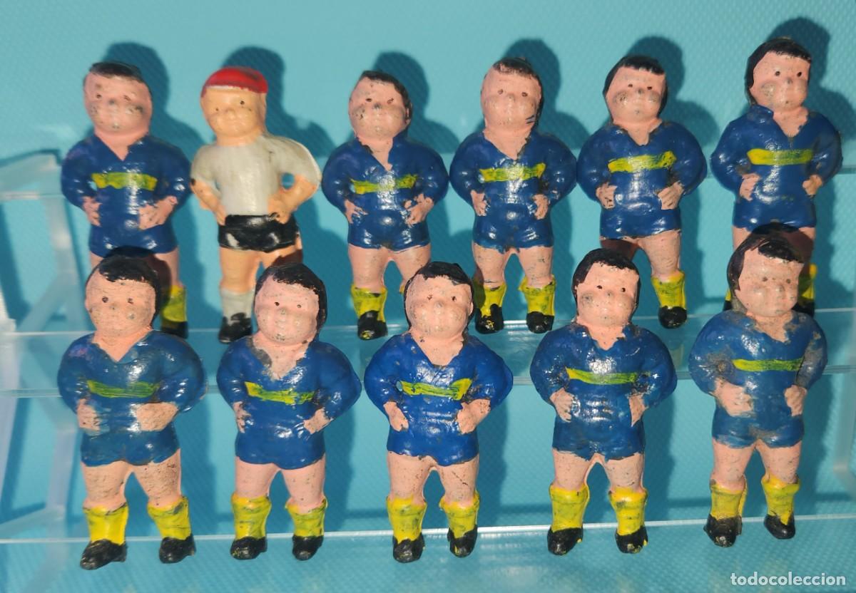 Sammelleidenschaft Sport: BOCA JUNIORS equipo de 11 mini figuras de pl&aacute;stico duro - miniaturas Argentina 1965 FUTBOL