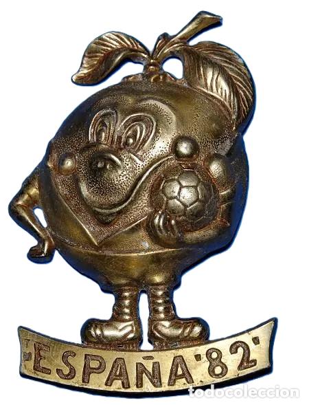Coleccionismo deportivo: PLACA DE METAL NARANJITO MASCOTA MUNDIAL DE FUTBOL ESPA&Ntilde;A 82
