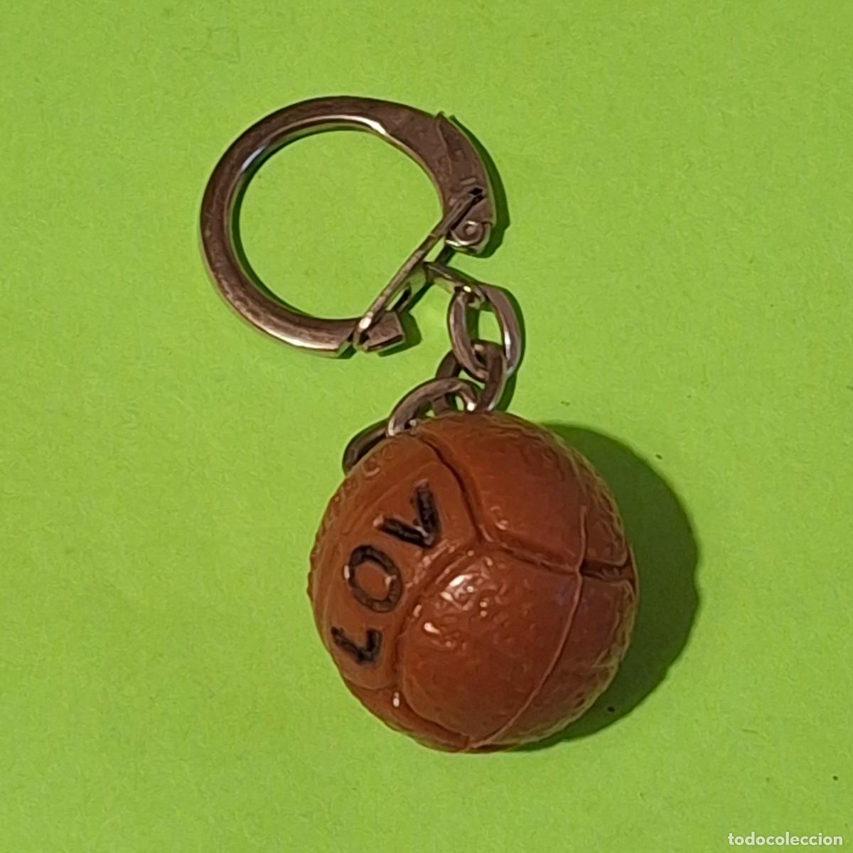 Sammelleidenschaft Sport: LLAVERO - BALON PELOTA FUTBOL - INSCRIPCION LOV - EN PLASTICO