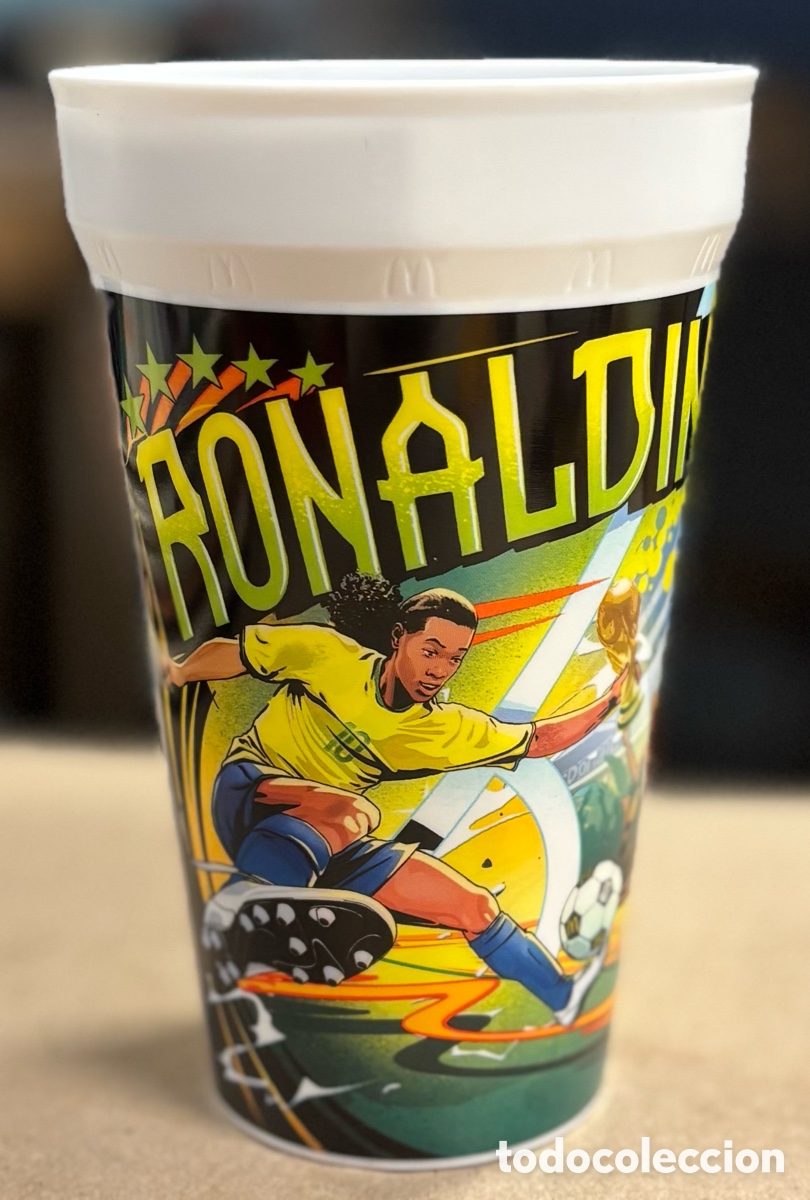 Coleccionismo deportivo: RONALDINHO (BRASIL). VASO PROMOCIONAL PARA MUNDIAL F&Uacute;TBOL 2026 DE McDONALDS. SIN USAR.