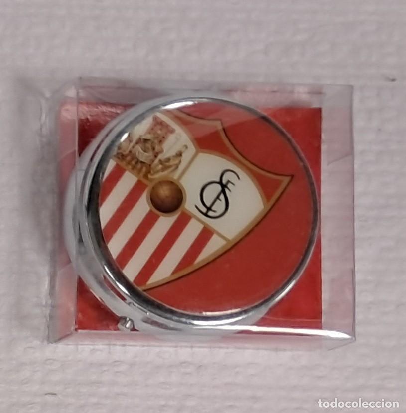 Coleccionismo deportivo: CAJITA PASTILLERO SEVILLA FUTBOL CLUB, MODELO 1
