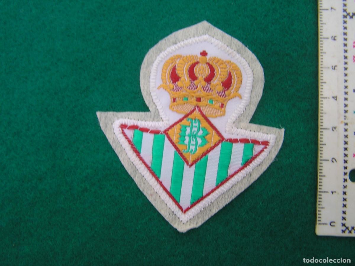 Sammelleidenschaft Sport: Antiguo escudo tela bordado Real Betis Balompi&eacute;. &iquest;A&ntilde;os 70?