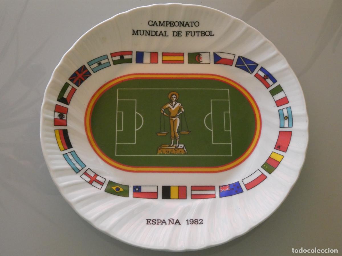 Coleccionismo deportivo: GRAN PLATO DE CER&Aacute;MICA. MUNDIAL COPA MUNDO ESPA&Ntilde;A 82 1982. SEDE M&Aacute;LAGA CENACHERO. 25CM. 470GR