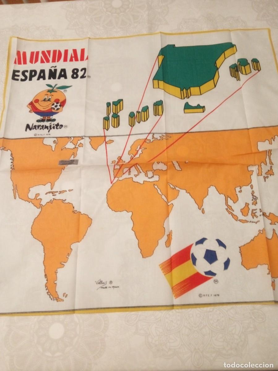 Collectionnisme sportif: Pa&ntilde;uelo conmemorativo del Mundial de F&uacute;tbol de Espa&ntilde;a 1982.