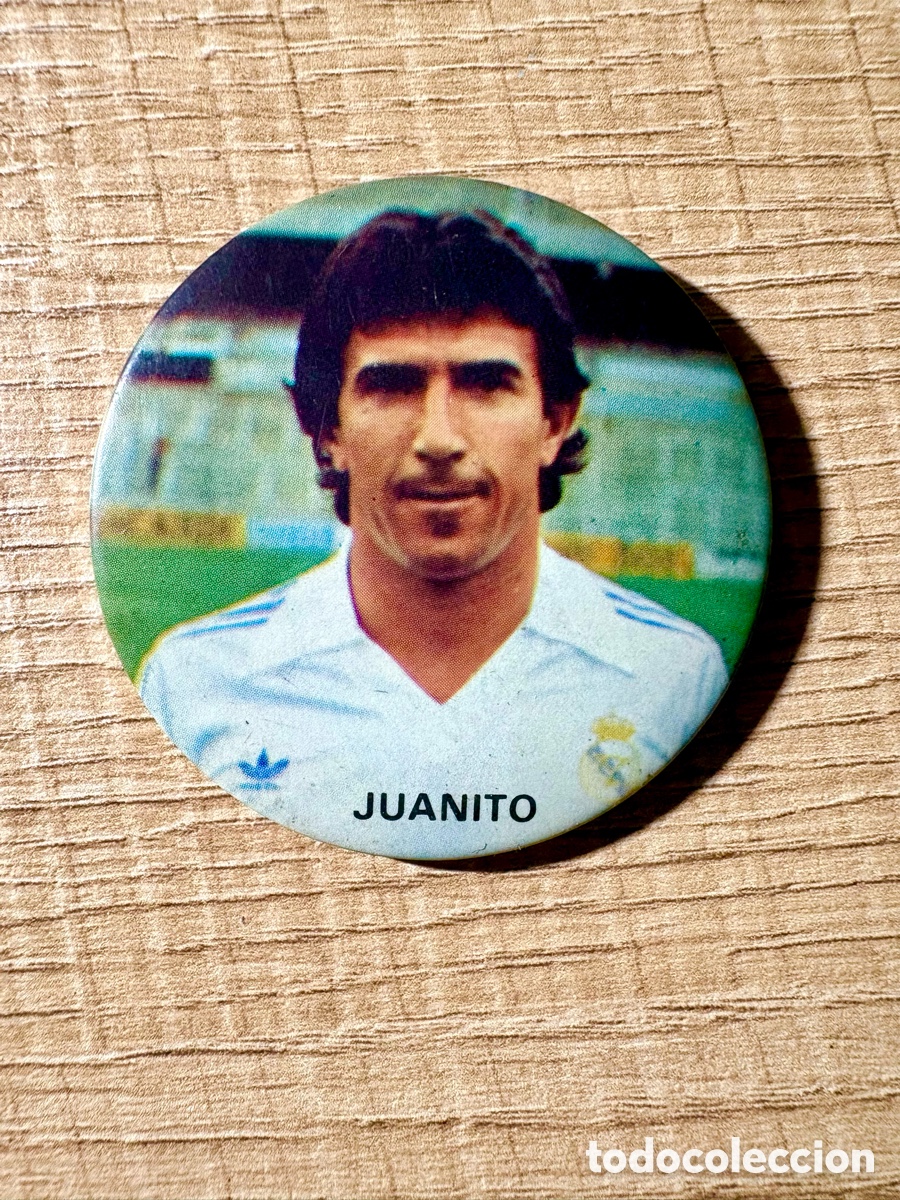 Collectionnisme sportif: MUY DIF&Iacute;CIL CHAPA JUANITO REAL MADRID a&ntilde;os 80 1980 - JUANITO MARAVILLA - JUAN G&Oacute;MEZ