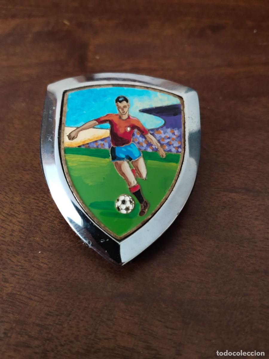 Coleccionismo deportivo: Escudo para moto o coche jugador Selecci&oacute;n Espa&ntilde;ola. Vintage.