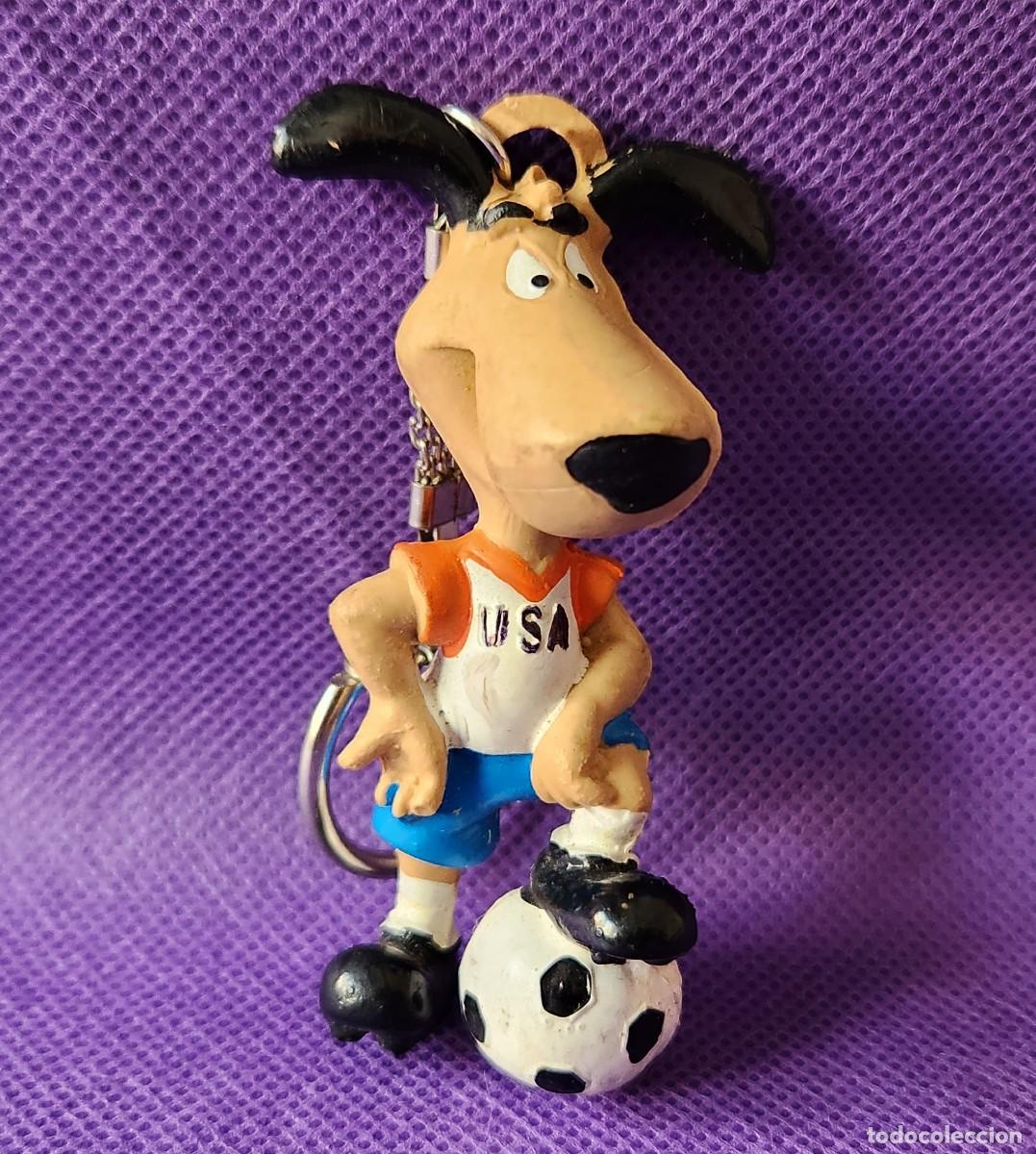 Coleccionismo deportivo: STRIKER - Mascota Oficial MUNDIAL USA 1994 - original de &eacute;poca FIFA FUTBOL hecho en PVC