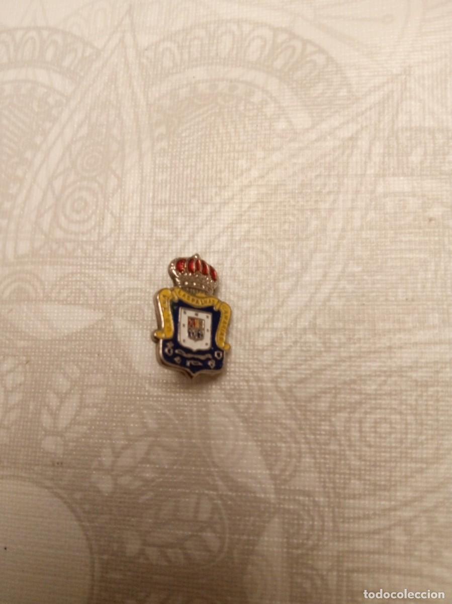 Coleccionismo deportivo: Insignia del club de f&uacute;tbol U.D. Las Palmas.