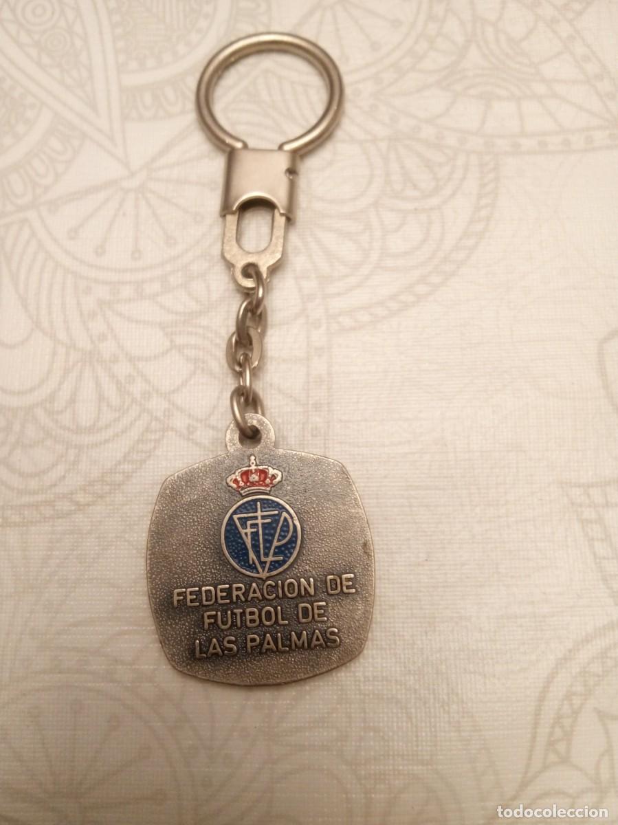 Coleccionismo deportivo: Llavero con el emblema de la Federaci&oacute;n de F&uacute;tbol de Las Palmas.