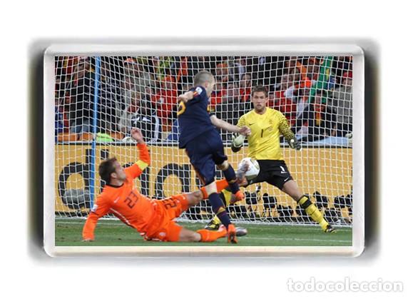 Coleccionismo deportivo: IMAN ACRILICO NEVERA - FUTBOL - MUNDIAL 2010 GOL ANDRES INIESTA