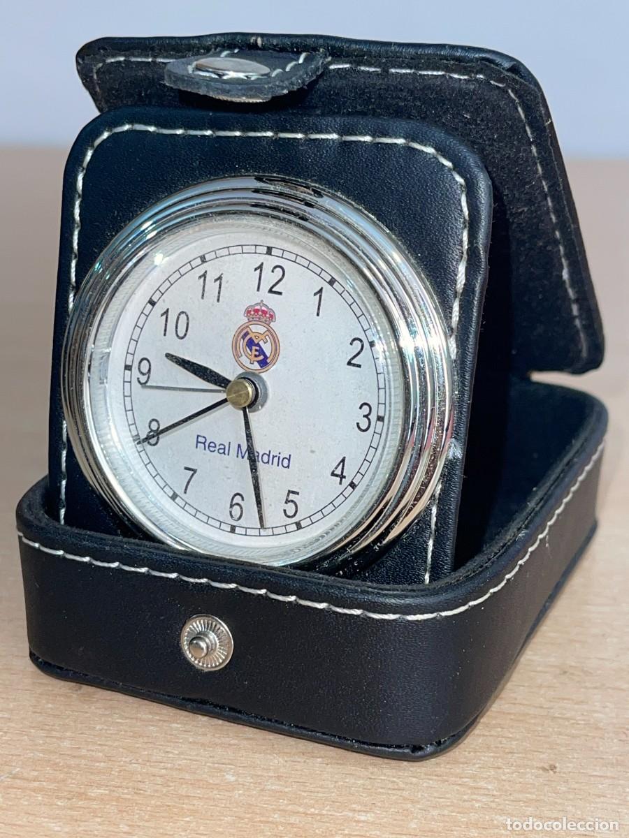 Coleccionismo deportivo: REAL MADRID Reloj Despertador de Viaje RM(17) quartz con estuche de piel RM