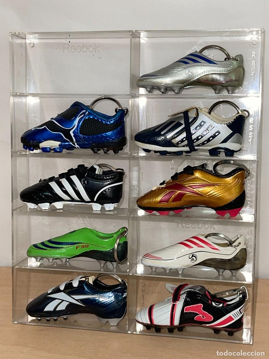 Coleccionismo deportivo: Colecci&oacute;n Llaveros Botas de F&uacute;tbol Messi Ra&uacute;l Guti Casillas Xabi Alonso Forlan Robben Henry Kanoute