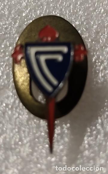 Coleccionismo deportivo: ANTIGUA INSIGNIA FUTBOL OJAL CELTA DE VIGO #7