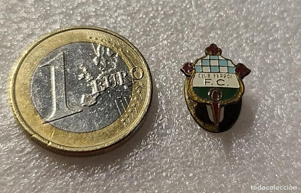 Coleccionismo deportivo: ANTIGUA INSIGNIA SOLAPA FUTBOL CLUB FERROL F.C. #18