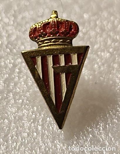Coleccionismo deportivo: ANTIGUA INSIGNIA AGUJA IMPERDIBLE FUTBOL SPORTING GIJON #21
