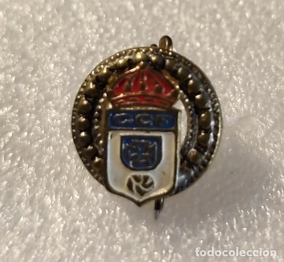 Coleccionismo deportivo: ANTIGUA INSIGNIA AGUJA FUTBOL REAL OVIEDO O.C.F. ASTURIAS #26