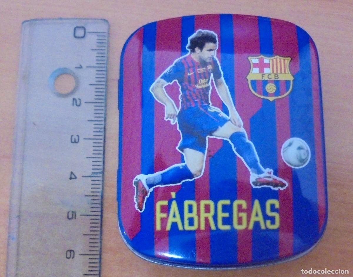Coleccionismo deportivo: CAJITA METALICA VAC&Iacute;A FCB. 4 - FABREGAS
