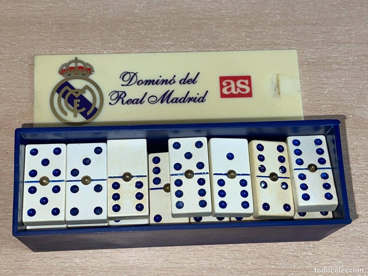 Coleccionismo deportivo: Domin&oacute; del REAL MADRID Diario AS con fichas con el escudo en relieve del Real Madrid RM