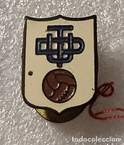 Coleccionismo deportivo: ANTIGUA INSIGNIA OJAL ESCUDO FUTBOL UNION DEPORTIVA TORESANA ZAMORA #32
