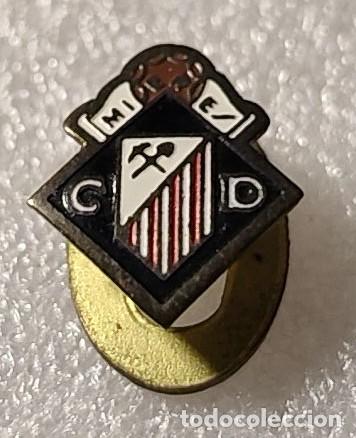 Colecionismo desportivo: ANTIGUA INSIGNIA OJAL ESCUDO FUTBOL CAUDAL DEPORTIVO MIERES ASTURIAS #35