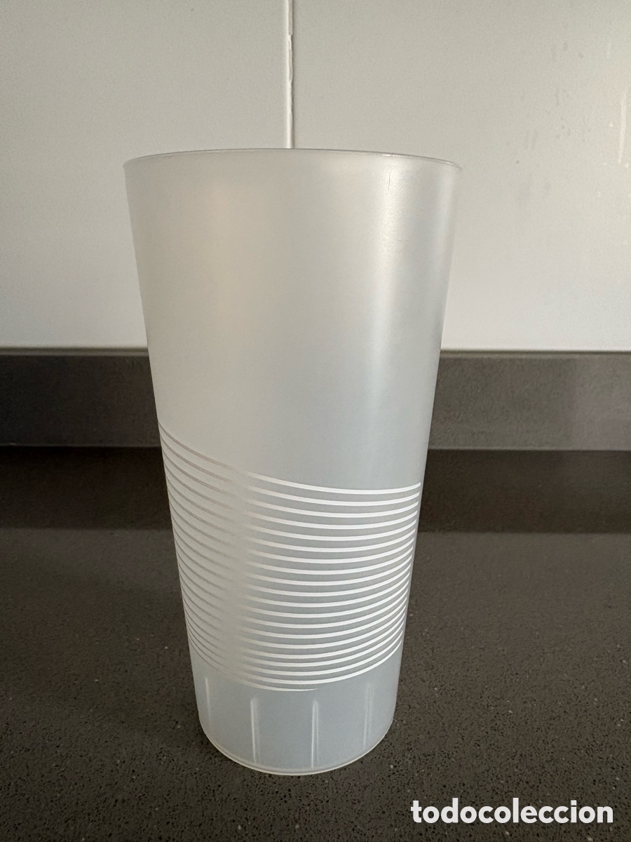 Coleccionismo deportivo: Vaso Pl&aacute;stico Bernab&eacute;u Real Madrid - Foto 2