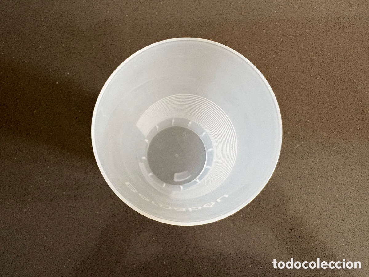 Coleccionismo deportivo: Vaso Pl&aacute;stico Bernab&eacute;u Real Madrid - Foto 4