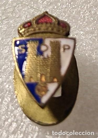 Coleccionismo deportivo: ANTIGUA INSIGNIA ESCUDO FUTBOL OJAL SD PONFERRADINA #37