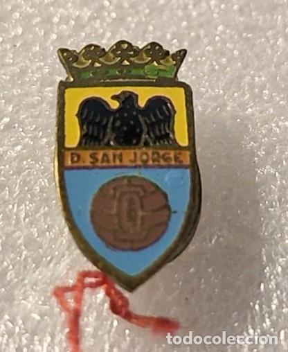 Sports collectibles: ANTIGUA INSIGNIA OJAL ESCUDO FUTBOL CLUB FUTBOL DEPORTIVO SAN JORGE #47