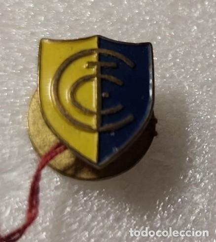 Sports collectibles: ANTIGUA INSIGNIA OJAL ESCUDO FUTBOL CADIZ FC 1936-1946 #58