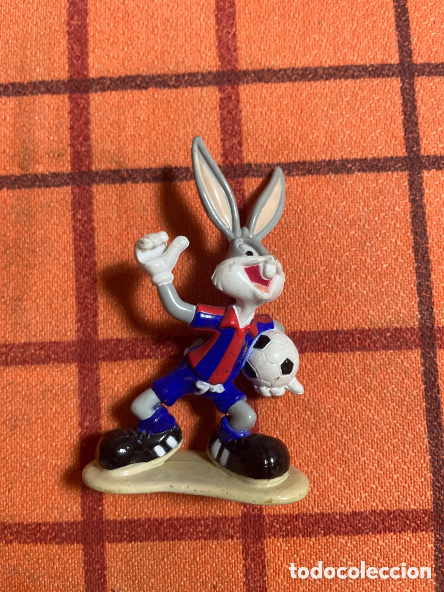 Coleccionismo deportivo: Figura PVC Bugs Bunny Futbolista Bar&ccedil;a - Looney Tunes Star Toys 1996