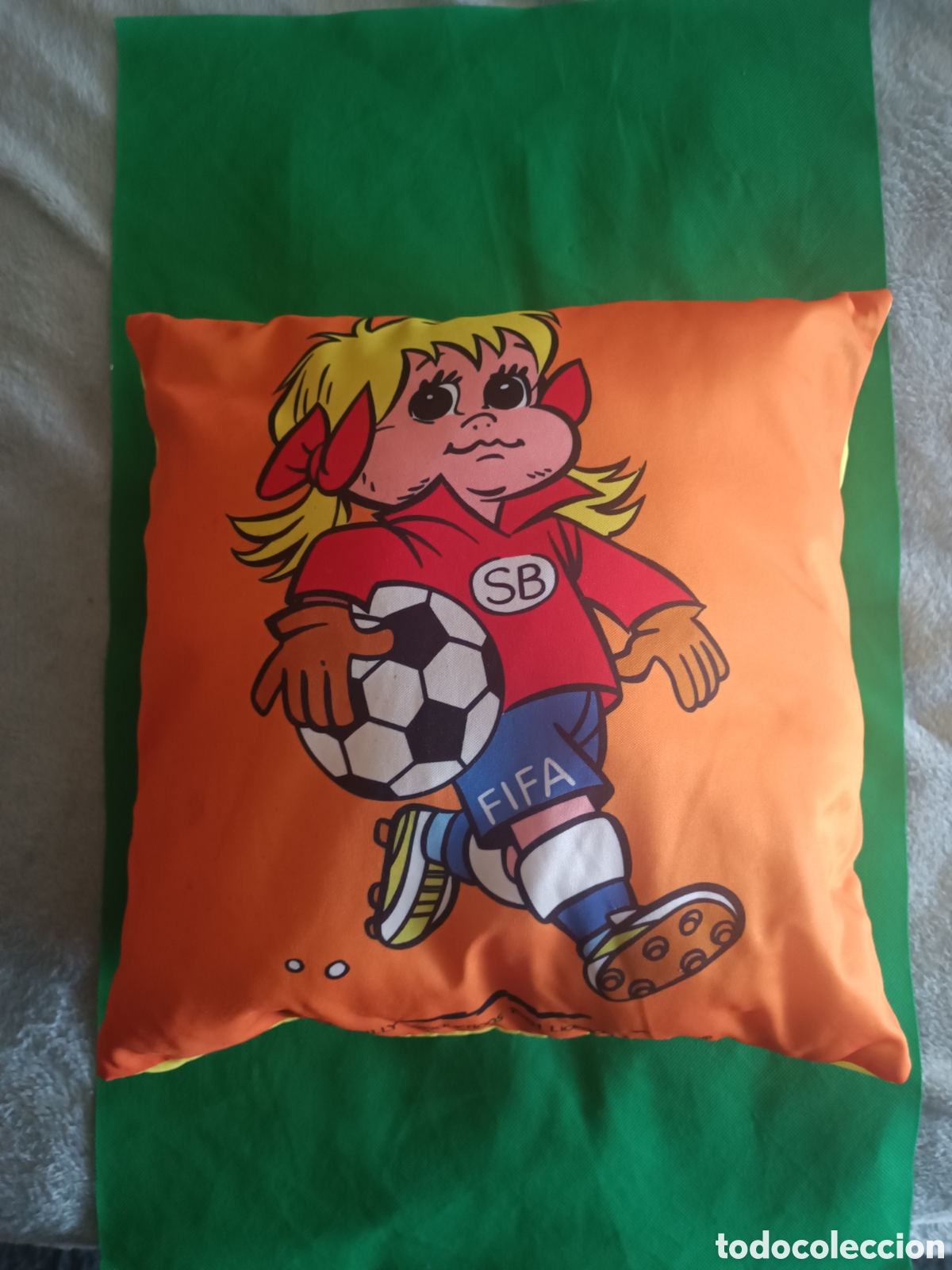 Coleccionismo deportivo: Coj&iacute;n Sport-Billy mascota oficial de la FIFA mundial Espa&ntilde;a 82 1981