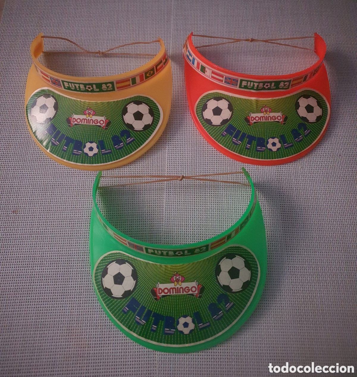 Sammelleidenschaft Sport: Lote 3 viseras mundial futbol 82 , juguetes y baratijas Domingo