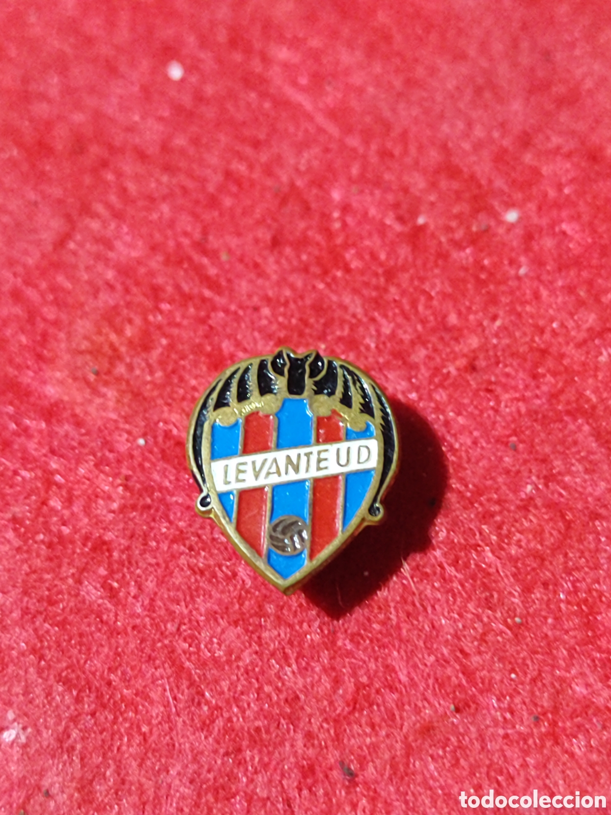 Sports collectibles: Antiguo pin insignia ojal LEVANTE UNIOM DEPORTIVA esmaltado