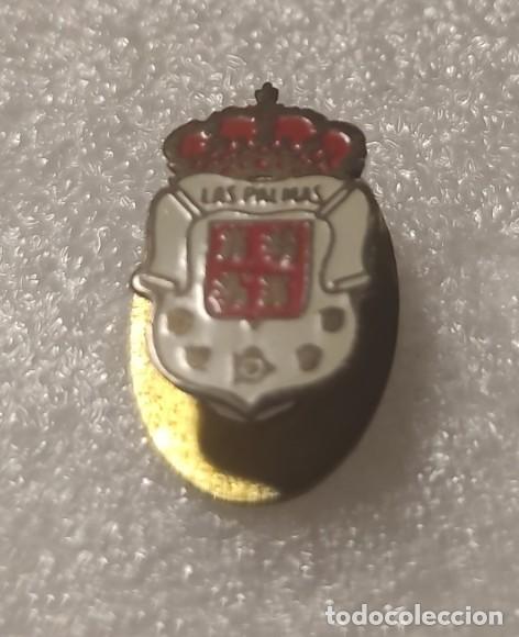 Sports collectibles: ANTIGUA INSIGNIA ESCUDO CLUB FUTBOL OJAL U.D. LAS PALMAS A&Ntilde;OS 40-50 #78