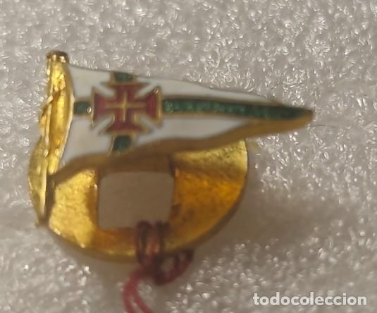Coleccionismo deportivo: ANTIGUA INSIGNIA ESCUDO CLUB VELA OJAL Lapela Sport Alg&eacute;s e Dafundo PORTUGAL A&Ntilde;OS 40-50 #92