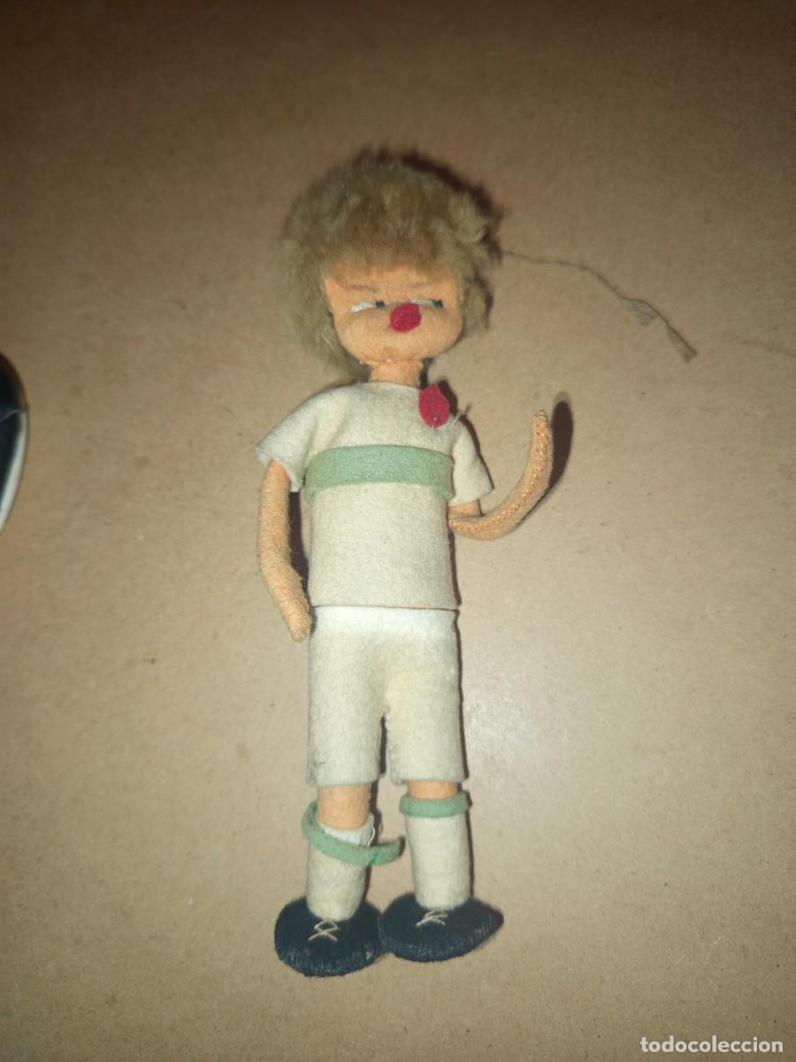 Collectionnisme sportif: Antiguo art&iacute;culo de colecci&oacute;n futbol