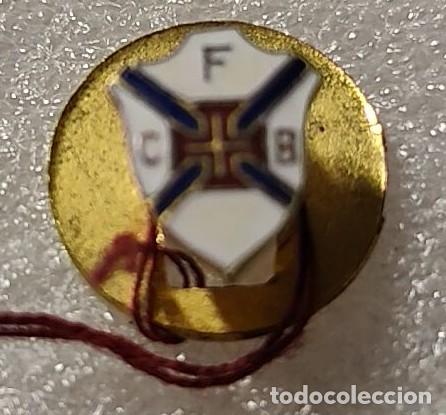 Coleccionismo deportivo: INSIGNIA ANTIGUA FUTBOL SOLAPA OS BELENENSES PORTUGAL PORTUGUES #4