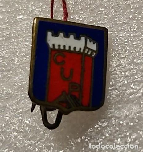 Coleccionismo deportivo: INSIGNIA ANTIGUA FUTBOL SOLAPA CLUB UNIVERSITARIO PAU FRANCIA #13