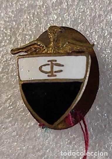 Coleccionismo deportivo: INSIGNIA ANTIGUA OJAL FUTBOL ESCUDO CLUB CENTRO IQUE&Ntilde;O LIMA PERU #75