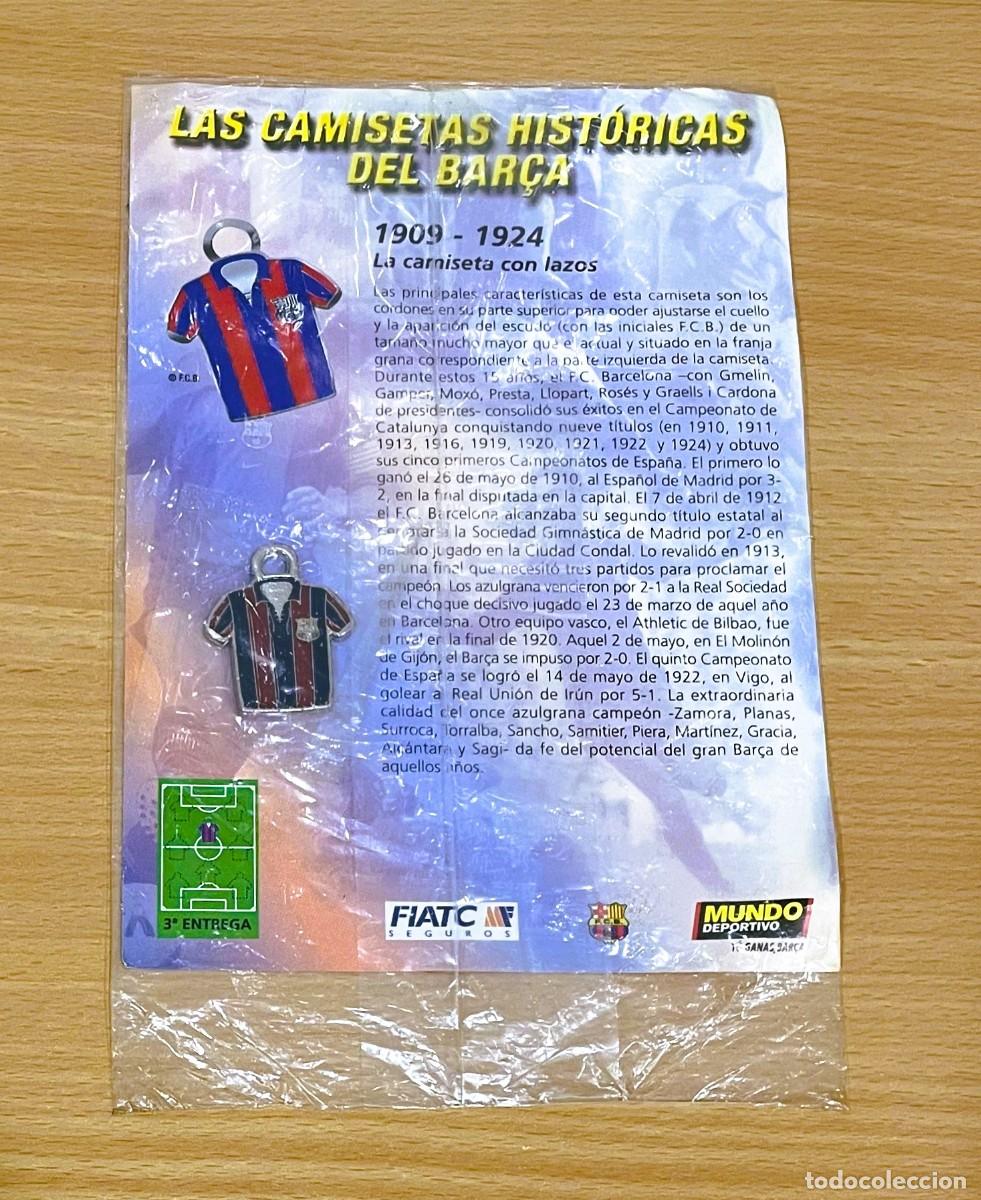 Coleccionismo deportivo: LLAVERO CAMISETAS HIST&Oacute;RICAS FCB DEL F&Uacute;TBOL CLUB BARCELONA - LA CAMISETA CON LAZOS (1909/1924)