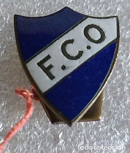 Collezionismo sportivo: ANTIGUA INSIGNIA A&Ntilde;OS 40-50 OJAL ESCUDO F.C.O. OLORON FRANCIA ? #65