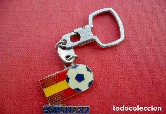 Sammelleidenschaft Sport: LLAVERO OFICIAL MUNDIAL DE F&Uacute;TBOL ESPA&Ntilde;A 82