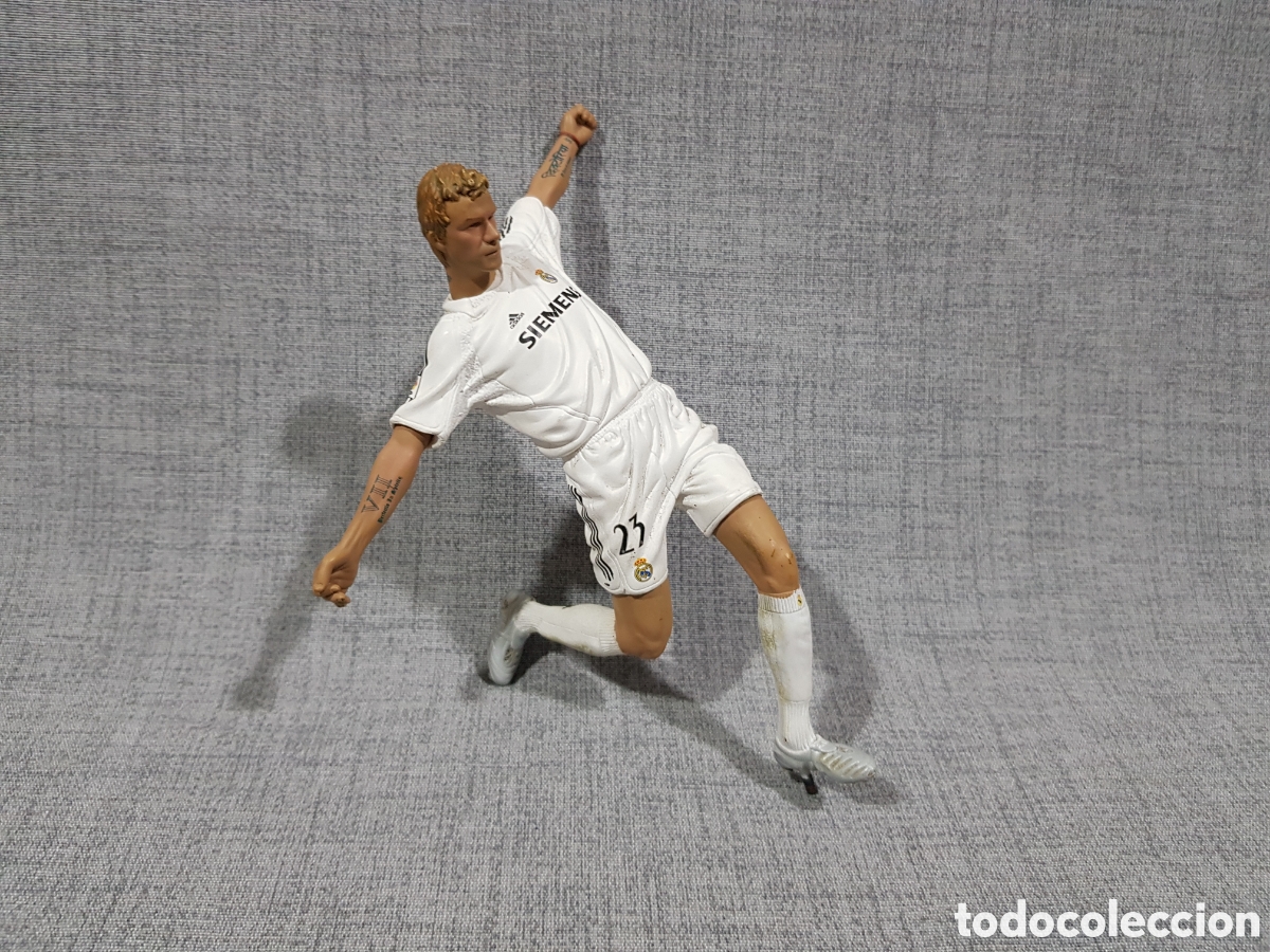 Sammelleidenschaft Sport: FIGURA REALISTA R&Eacute;PLICA COLECCIONABLE DAVID BECKHAM 23 REAL MADRID FT CHAMPS