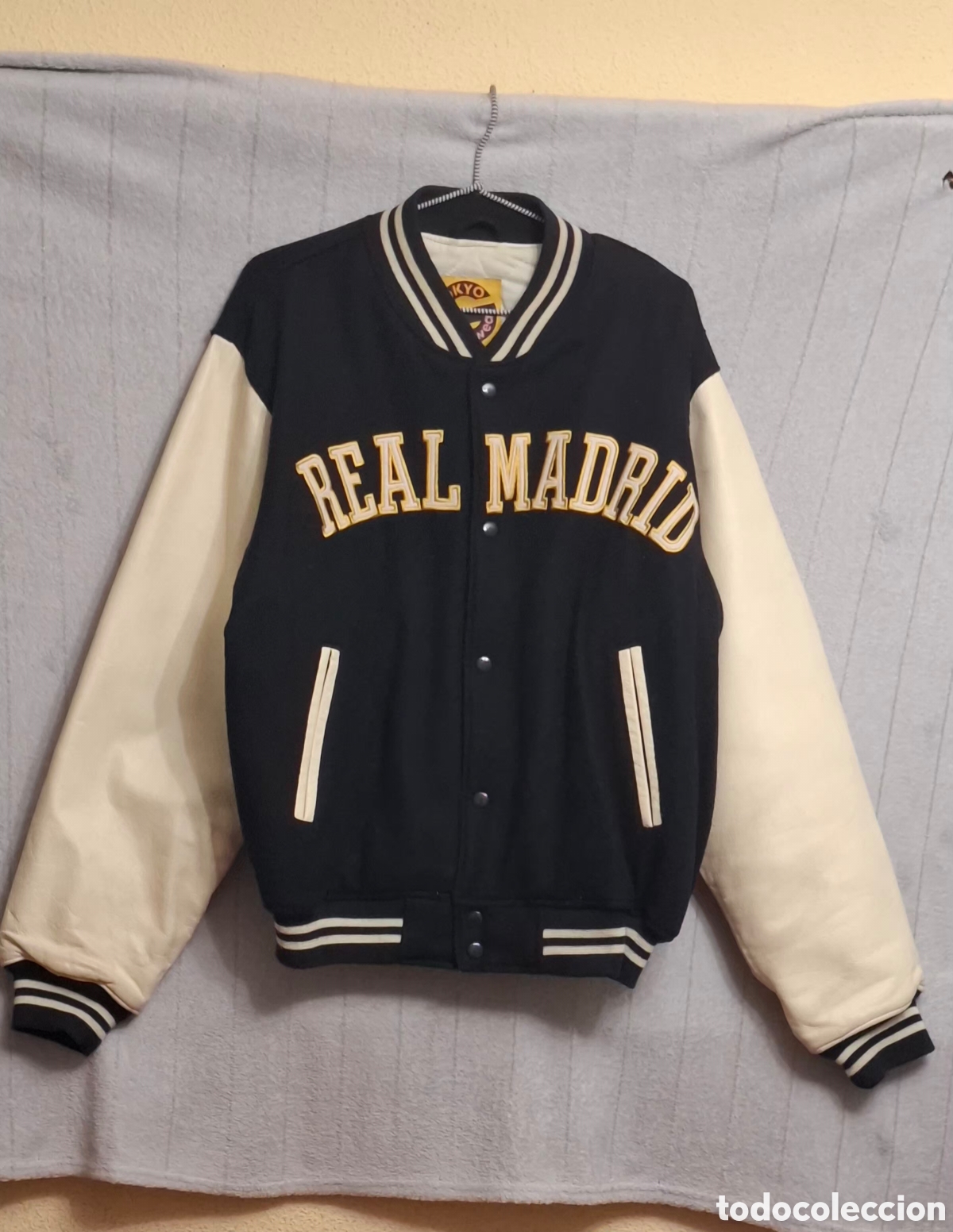 Coleccionismo deportivo: Chaqueta Universitaria Vintage Real Madrid - Gokyo - Talla S (Da M) - Lana y Cuero Leg&iacute;timo